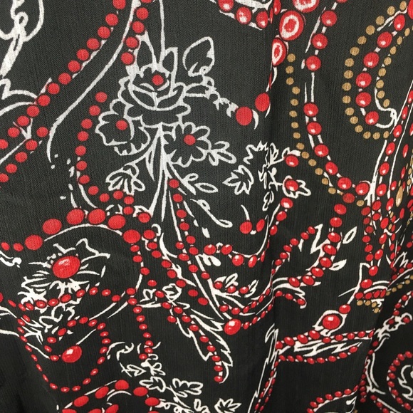 3 for $25!!! Ispiri floral blouse, size Medium. - Picture 3 of 4